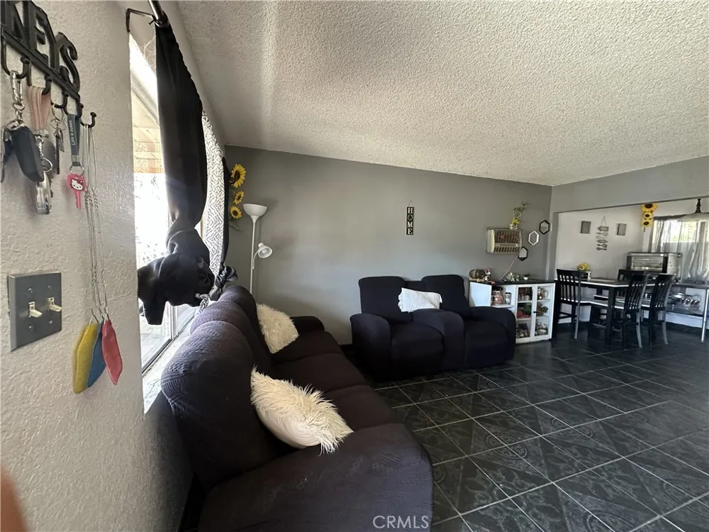 3945 San Benito San Bernardino, CA 92407