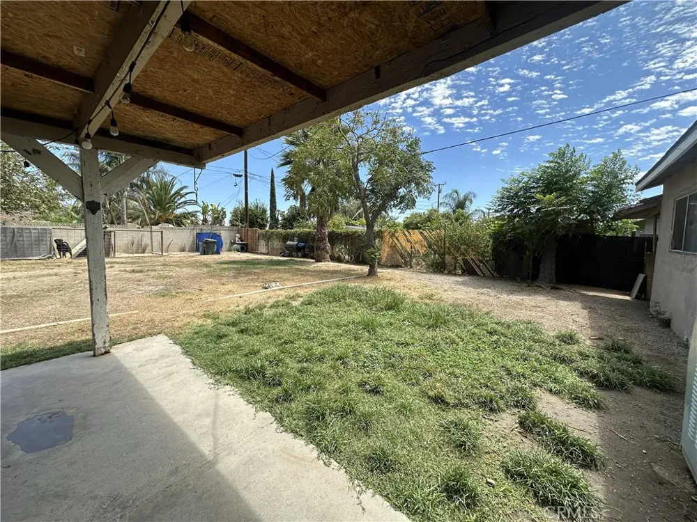 3945 San Benito San Bernardino, CA 92407