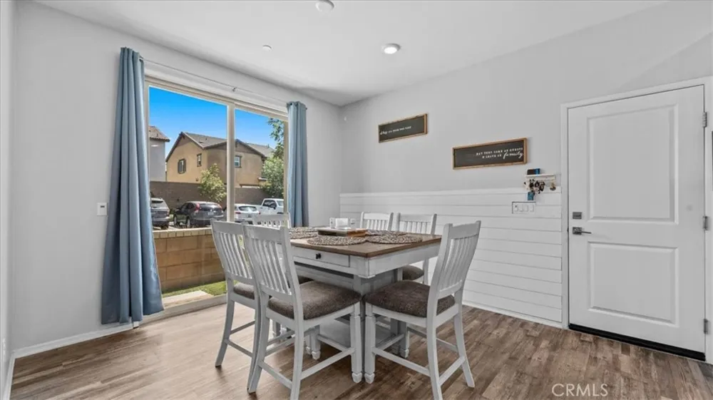 5604 Alta Mura way Fontana, CA 92337