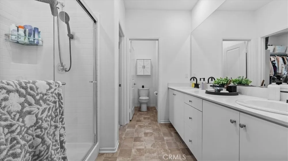 5604 Alta Mura way Fontana, CA 92337