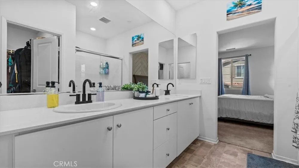 5604 Alta Mura way Fontana, CA 92337