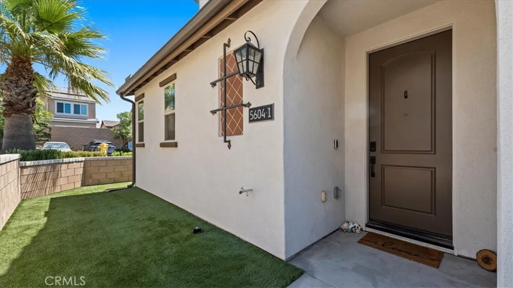5604 Alta Mura way Fontana, CA 92337