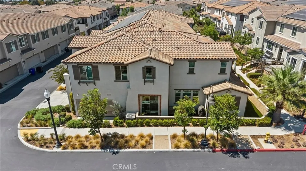 5604 Alta Mura way Fontana, CA 92337