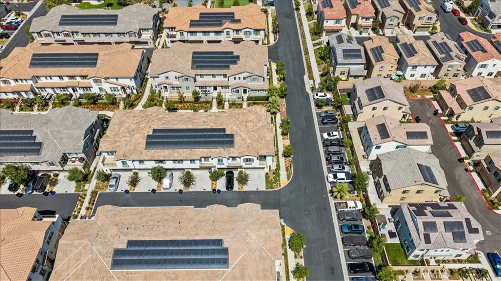 5604 Alta Mura way Fontana, CA 92337