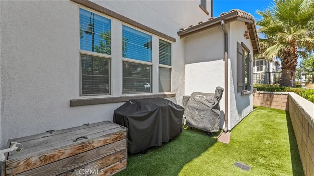 5604 Alta Mura way Fontana, CA 92337