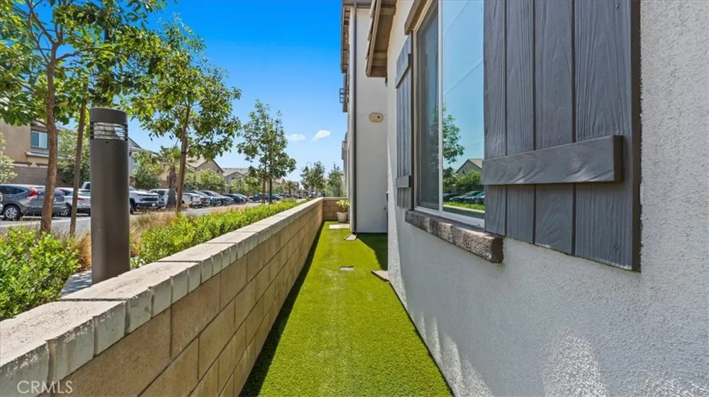 5604 Alta Mura way Fontana, CA 92337