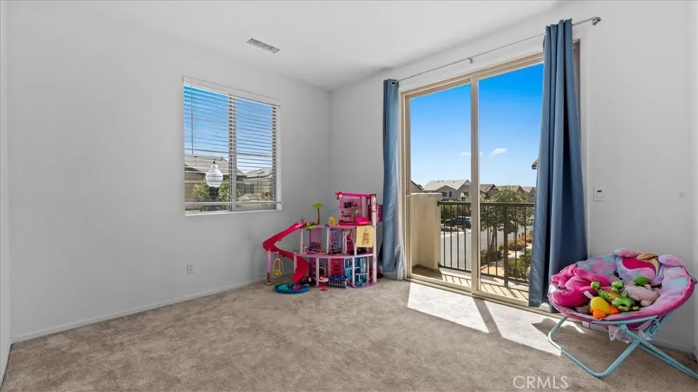 5604 Alta Mura way Fontana, CA 92337
