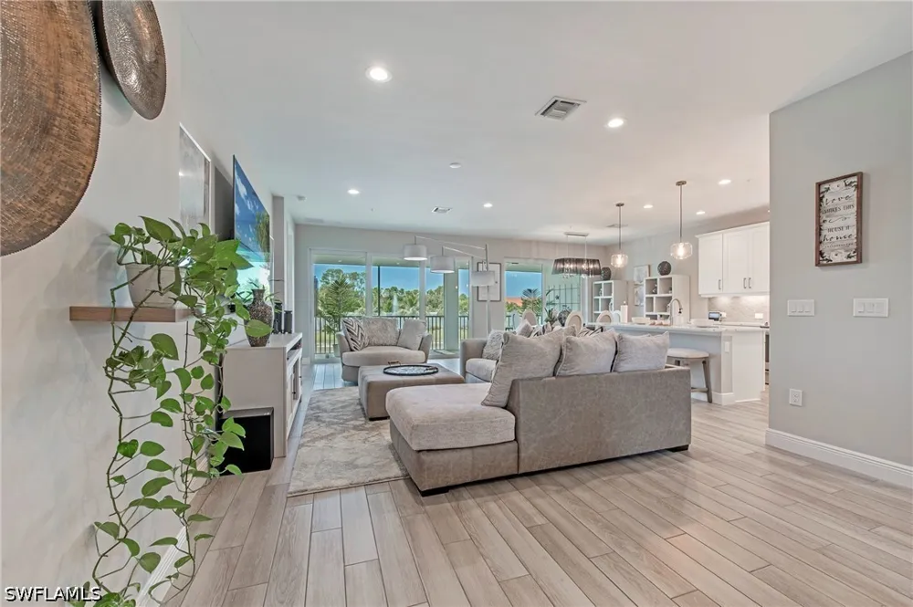 Seychelles Drive #407 Naples, FL 34112