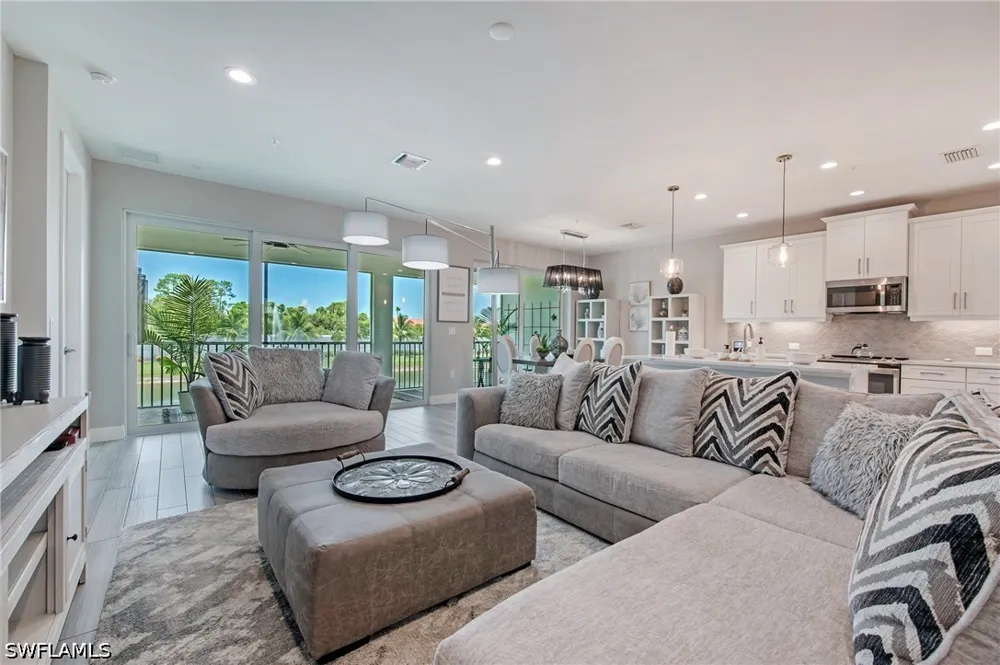 Seychelles Drive #407 Naples, FL 34112