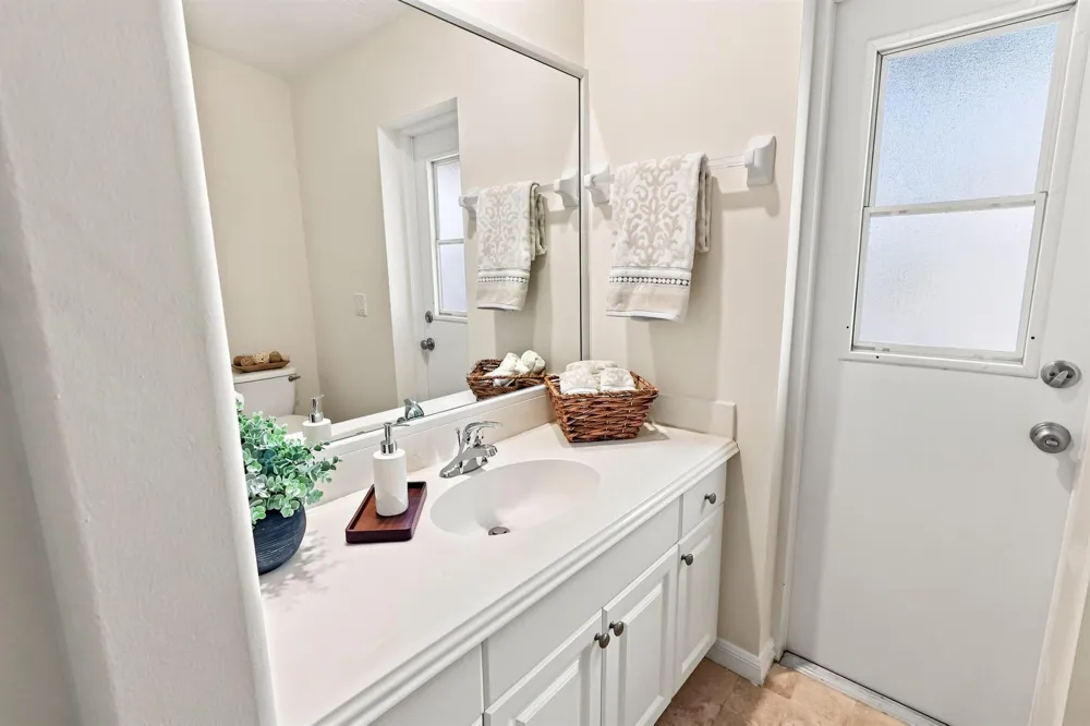 240 53RD CIRCLE Vero Beach, FL 32968