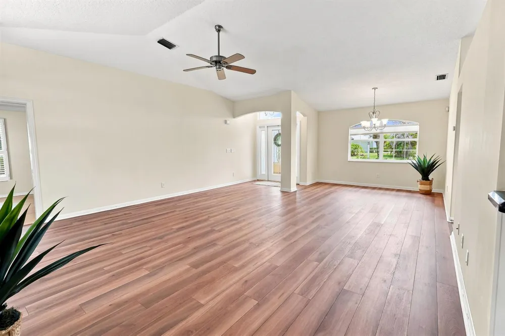 240 53RD CIRCLE Vero Beach, FL 32968