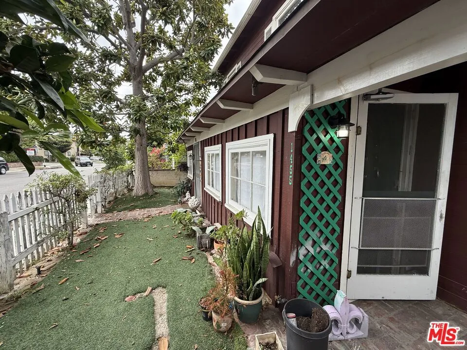 1455 Barry Avenue Los Angeles, CA 90025