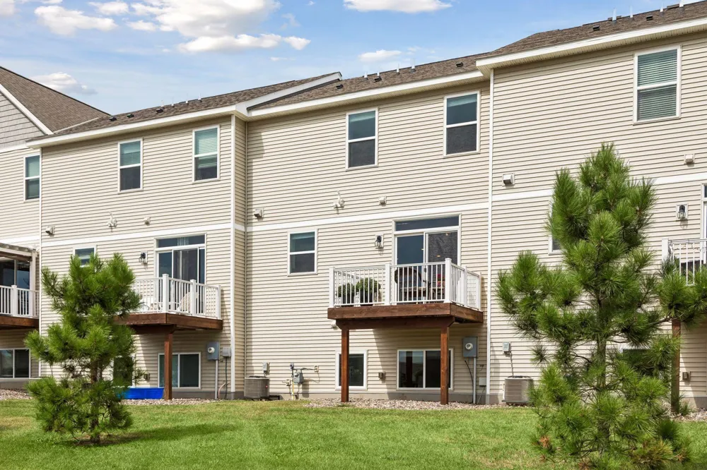 8757 Granite Lane Woodbury, MN 55129