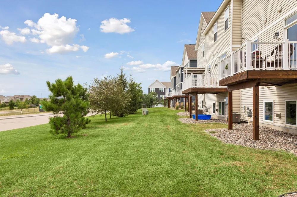 8757 Granite Lane Woodbury, MN 55129