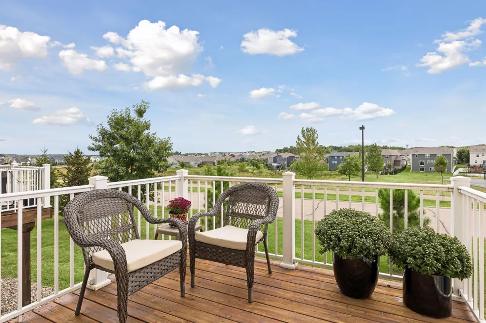 8757 Granite Lane Woodbury, MN 55129