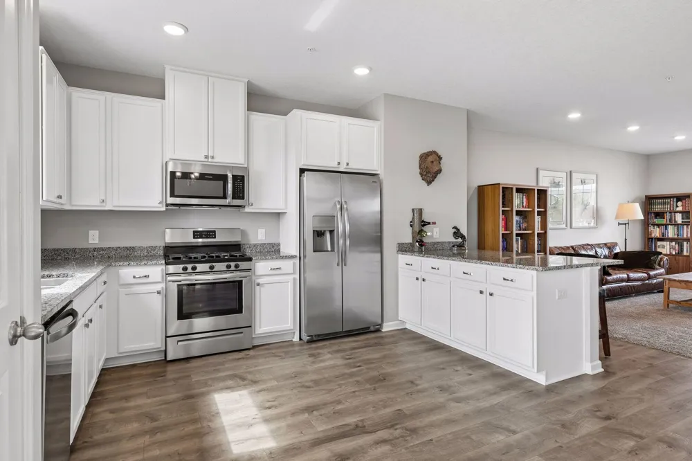 8757 Granite Lane Woodbury, MN 55129