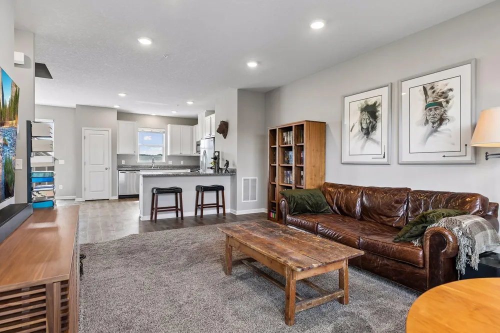 8757 Granite Lane Woodbury, MN 55129