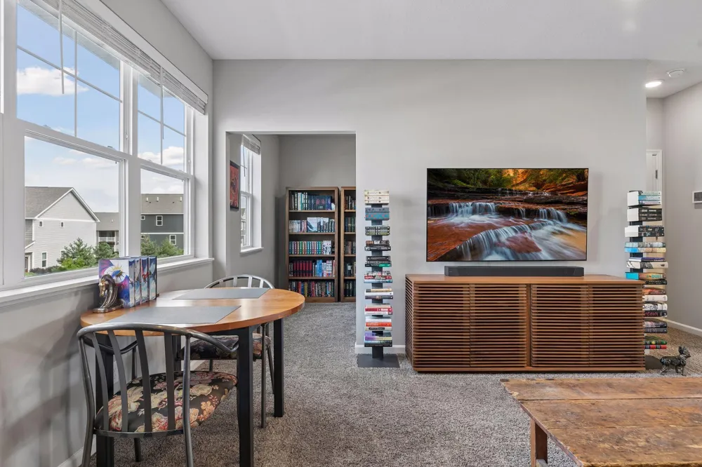 8757 Granite Lane Woodbury, MN 55129