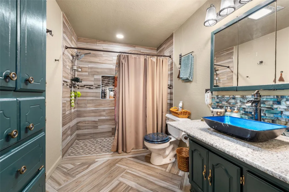 2015 FM 935 Lott, TX 76656