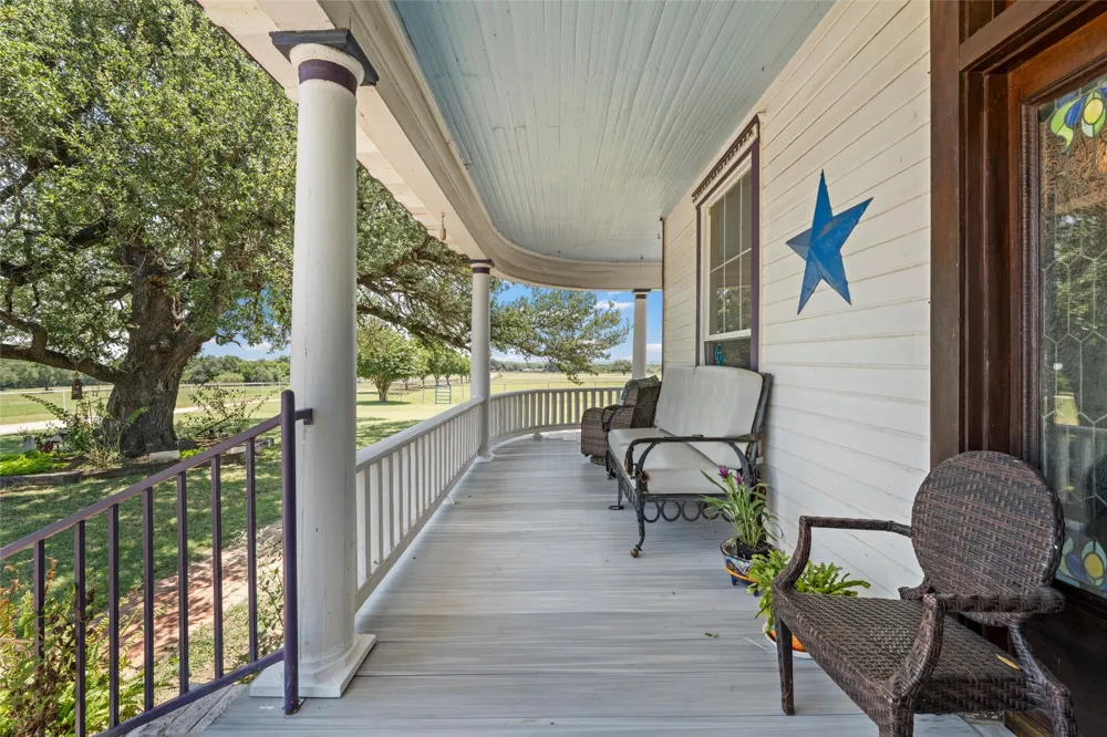 2015 FM 935 Lott, TX 76656