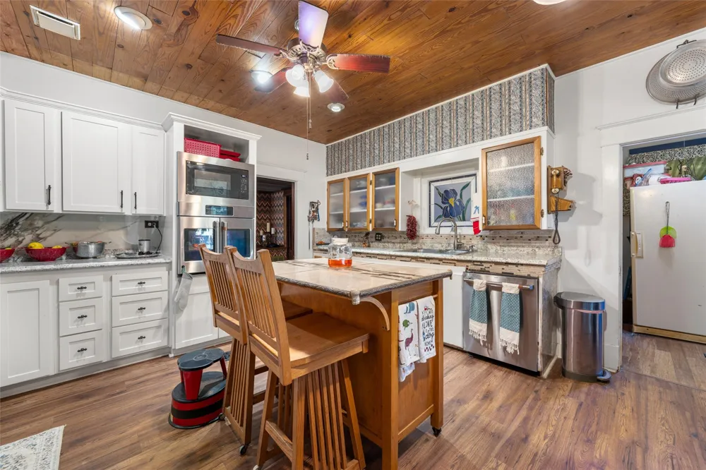 2015 FM 935 Lott, TX 76656