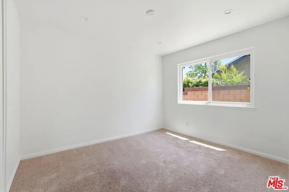 5920 E Malton Avenue Simi Valley, CA 93063