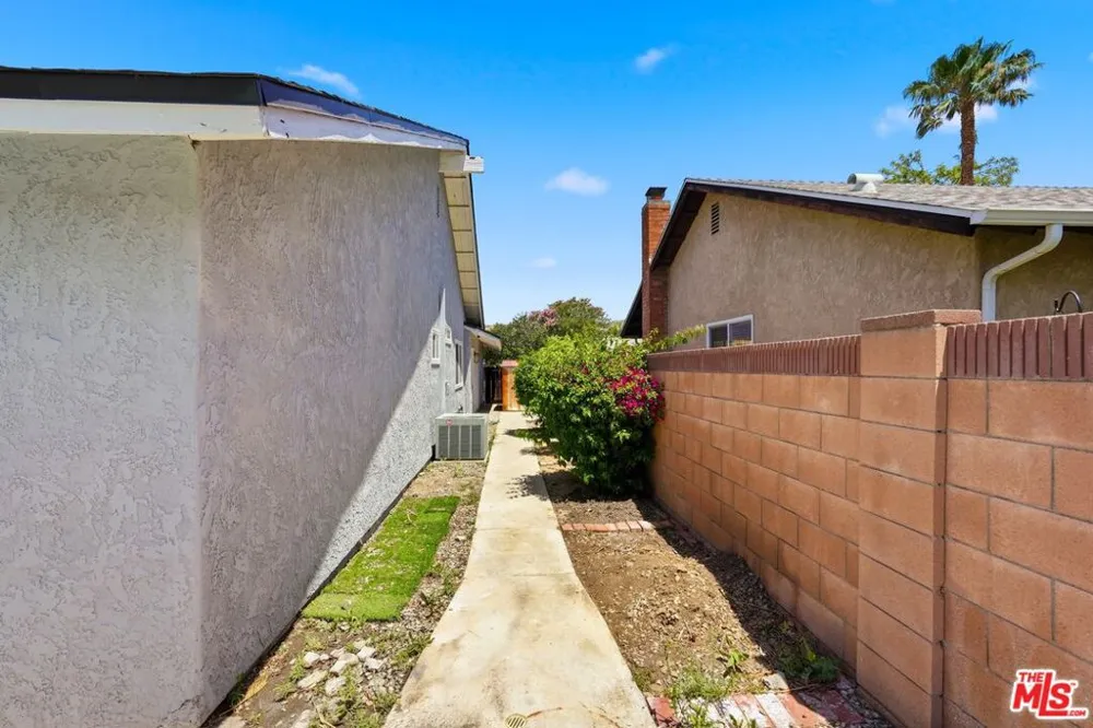 5920 E Malton Avenue Simi Valley, CA 93063