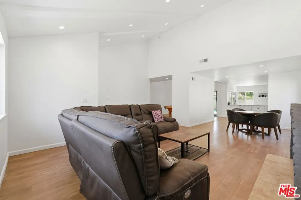 5920 E Malton Avenue Simi Valley, CA 93063