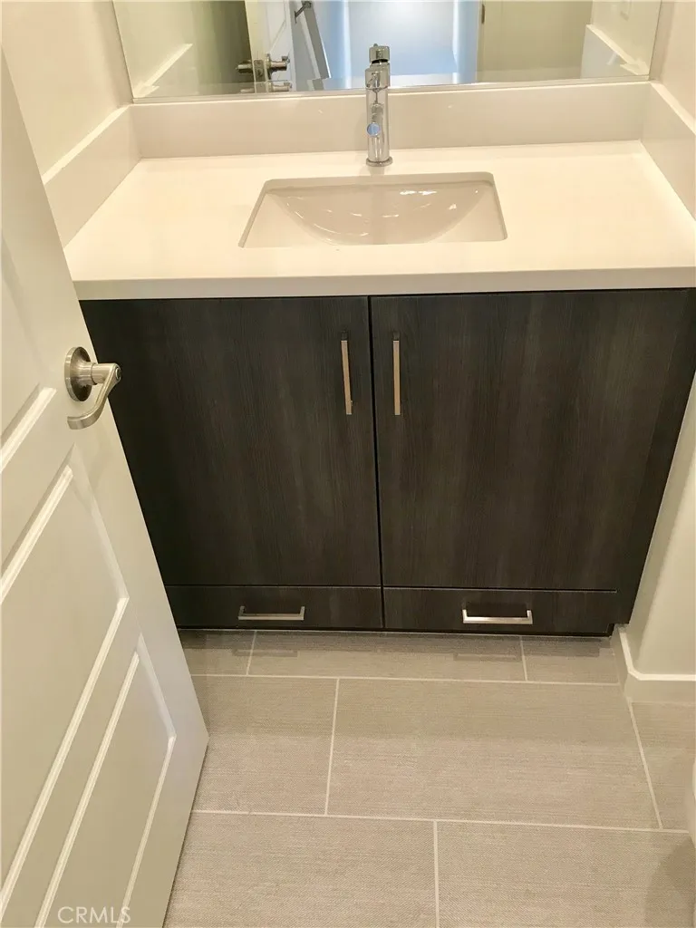 258 Harringay Irvine, CA 92618