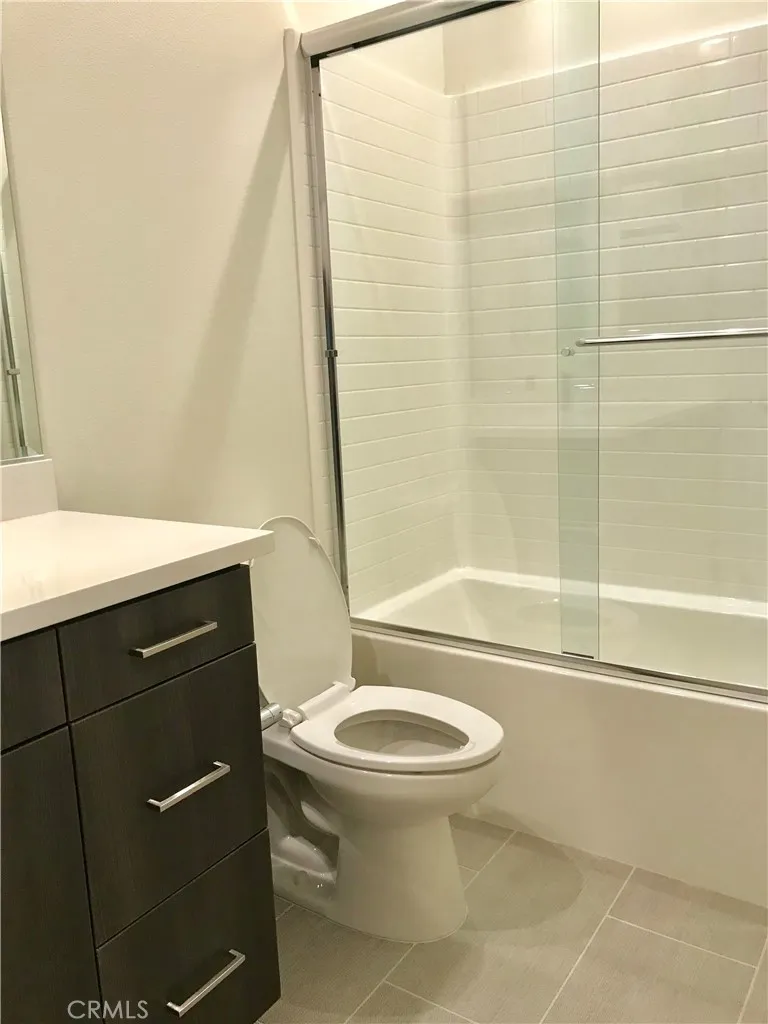 258 Harringay Irvine, CA 92618
