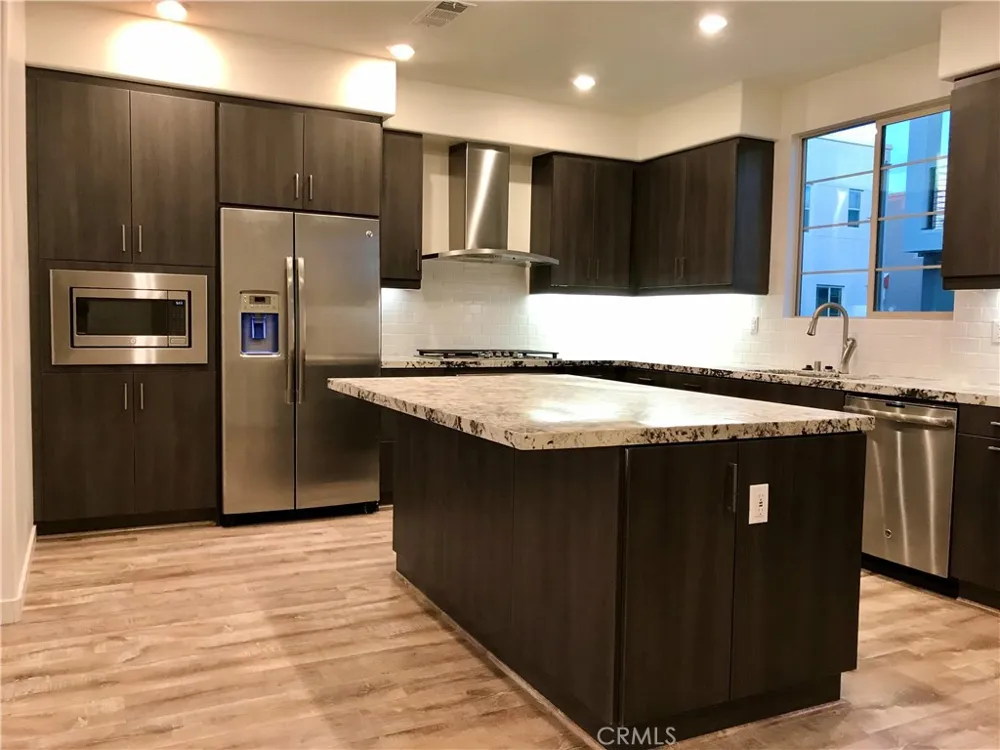 258 Harringay Irvine, CA 92618