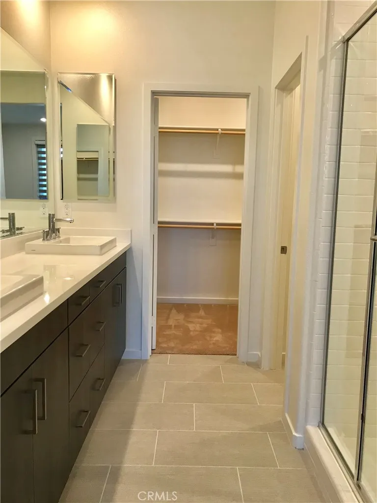 258 Harringay Irvine, CA 92618