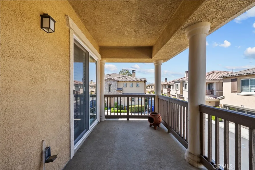 23833 Toscana Valencia, CA 91354