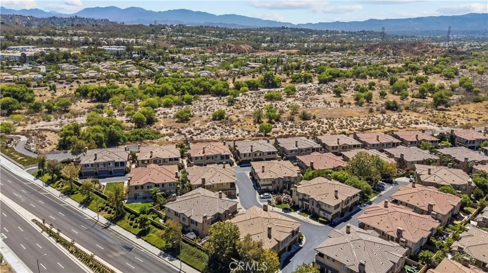 23833 Toscana Valencia, CA 91354