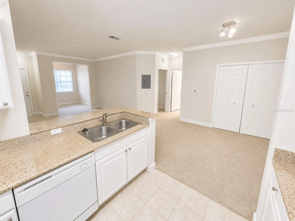 430 SOUTHERN PECAN CIRCLE #106 Winter Garden, FL 34787