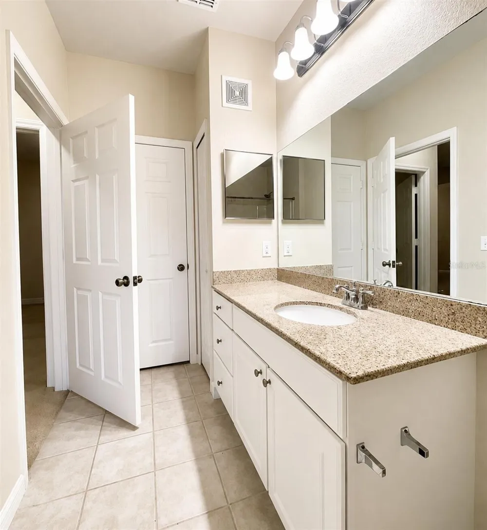 430 SOUTHERN PECAN CIRCLE #106 Winter Garden, FL 34787