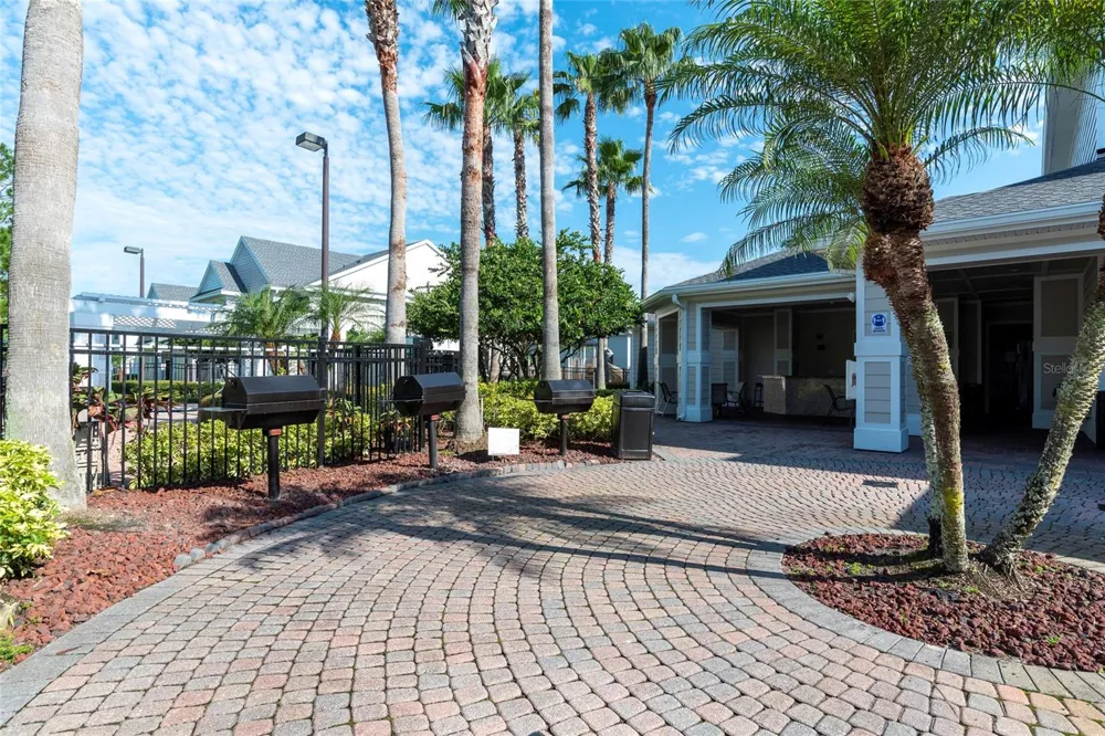 430 SOUTHERN PECAN CIRCLE #106 Winter Garden, FL 34787
