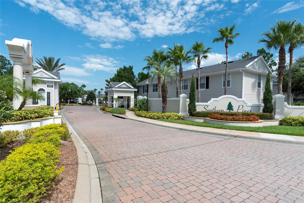 430 SOUTHERN PECAN CIRCLE #106 Winter Garden, FL 34787