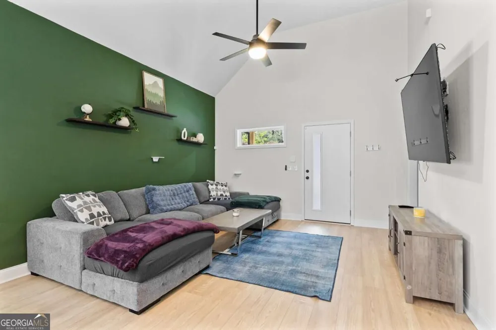 624 Robert ST NW Atlanta, GA 30318