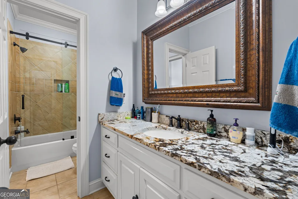 180 Ashborough Park Fayetteville, GA 30215