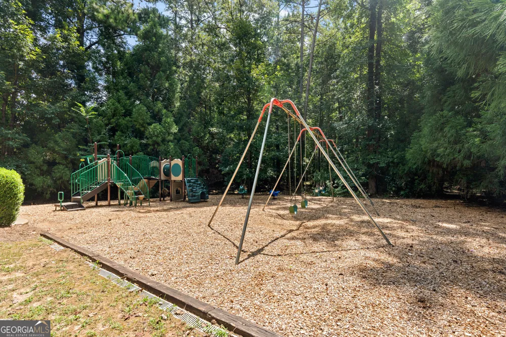 180 Ashborough Park Fayetteville, GA 30215