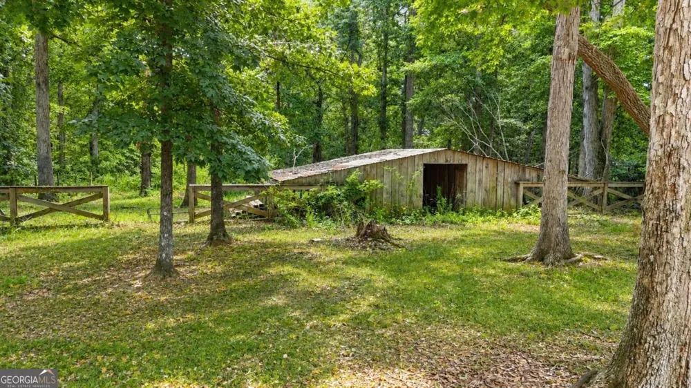 2363 Rat Kinney RD Statham, GA 30666