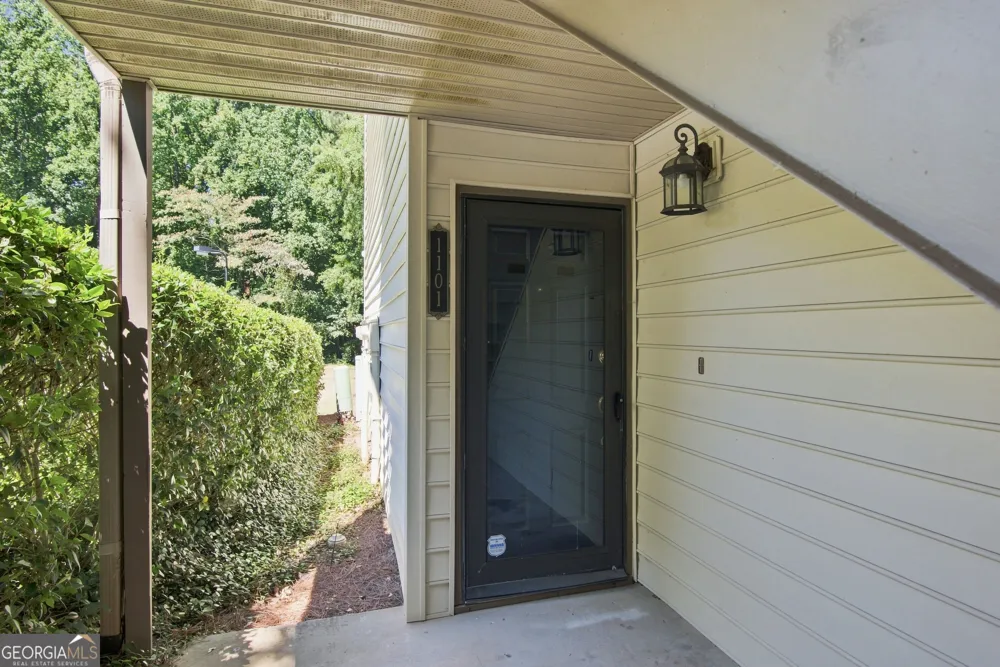 1101 Garden CT Sandy Springs, GA 30328