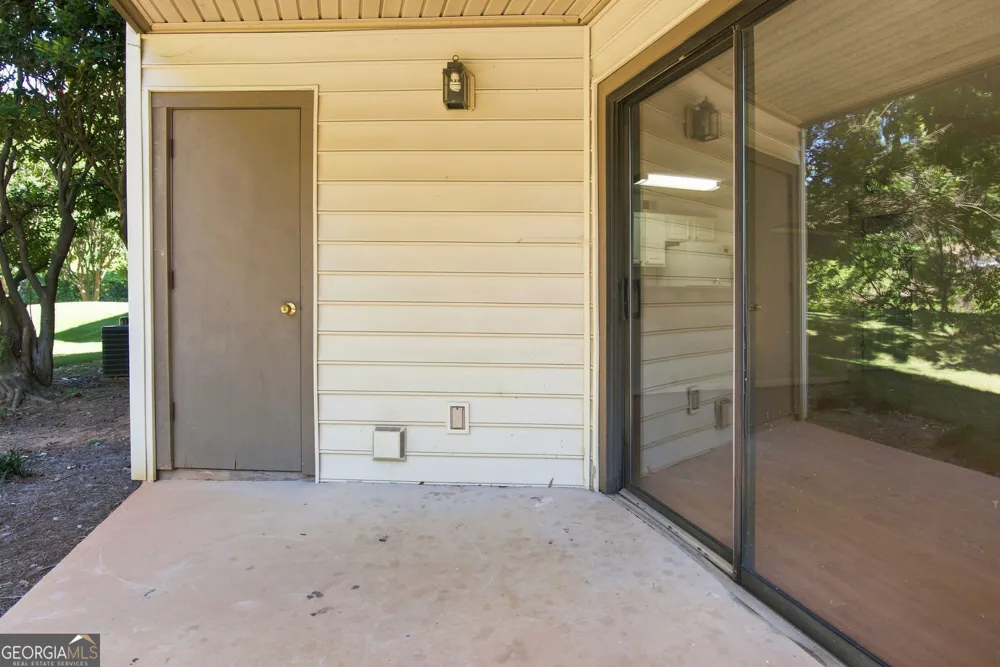 1101 Garden CT Sandy Springs, GA 30328