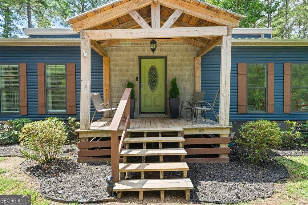 5076 Bevis RD Franklin, GA 30217