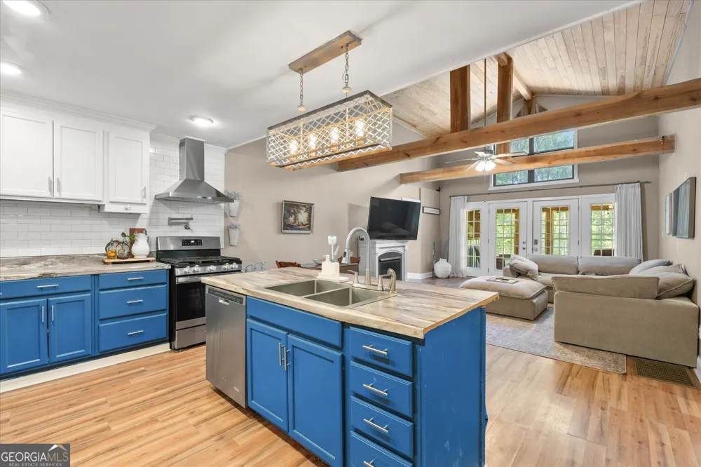 5076 Bevis RD Franklin, GA 30217