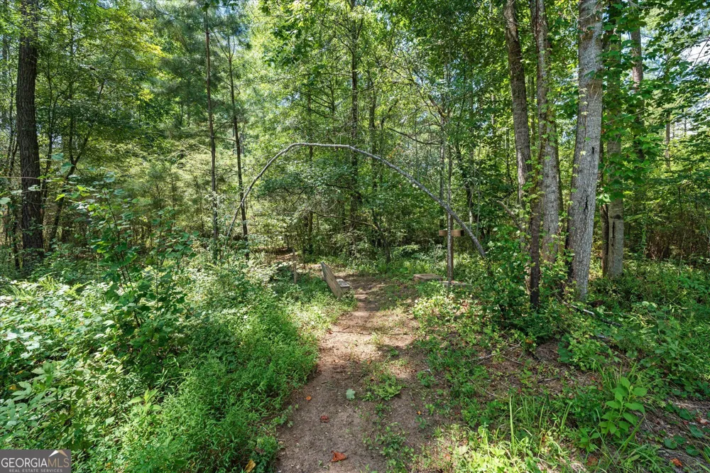 5076 Bevis RD Franklin, GA 30217