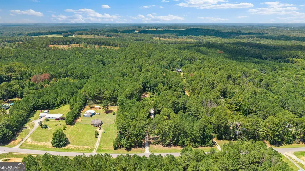 5076 Bevis RD Franklin, GA 30217
