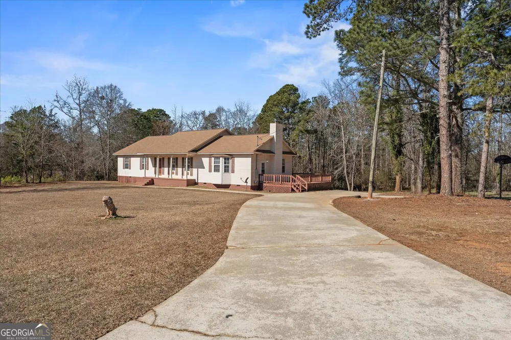 1328 Ward DR Elberton, GA 30635