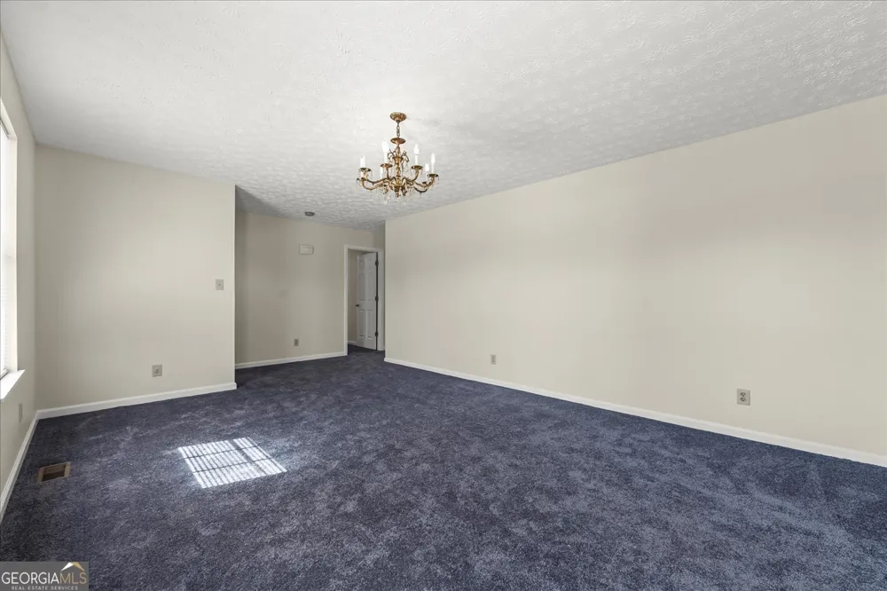 1328 Ward DR Elberton, GA 30635